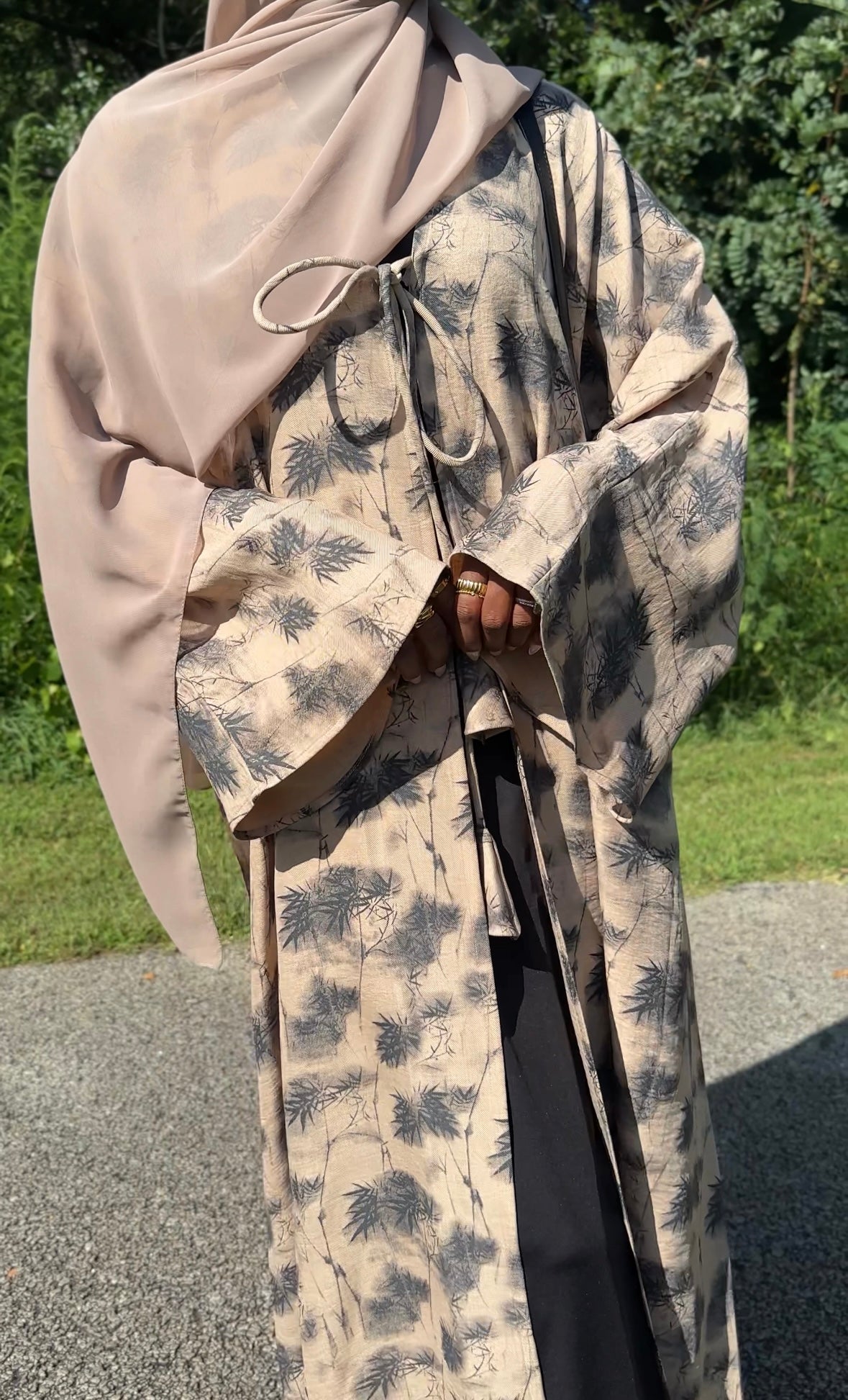 WIDE ARM TIE ABAYA